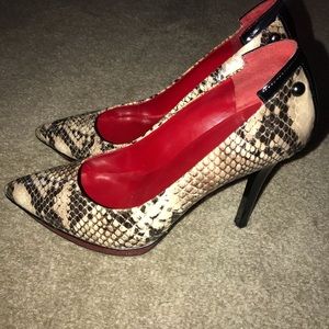 Women’s Guess Heels sz 7M